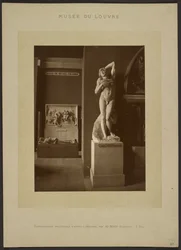 [«El esclavo moribundo», de Miguel Ángel, Museo del Louvre]