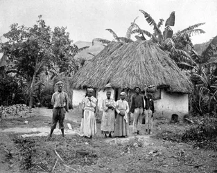 Choza de habitantes negros, Jamaica, hacia 1905.