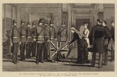 El Vigésimo Cuarto Regimiento en Isandlana, Su Majestad decorando los colores recuperados del Primer Batallón en Osborne House