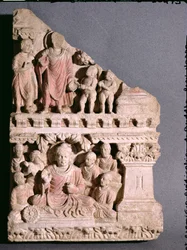 Escenas de la Vida de Buda: Ofrenda de un Cuenco de Polvo y el Primer Sermón, Estilo Greco-Budista, de Hadda, siglo I-IV (caliza)