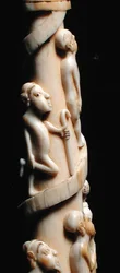 Colmillos tallados, Congo (detalle)