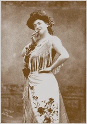 Emma Calvé como Carmen
