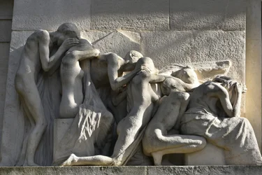 Monumento a los difuntos, cementerio de Pere Lachaise, París (foto)