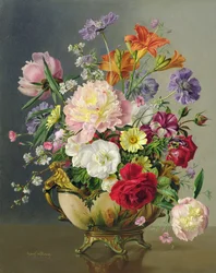 Arreglo floral en una sopera de porcelana