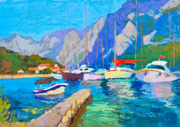Barcos de colores en el puerto