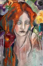 Mujer pelirroja y serena