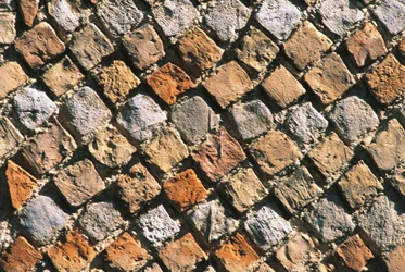 Primer plano de un piso de opus reticulatum. Acrópolis de Civitella, Italia, Región de Abruzzo, Chieti