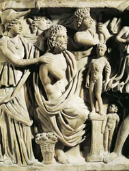 Sarcófago de mármol, Relieve que representa el mito de Prometeo, Detalle, Atenea asistiendo a Prometeo mientras crea humanos, De Arles