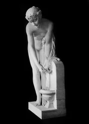 Niña en la fuente, siglo XIX, 1912