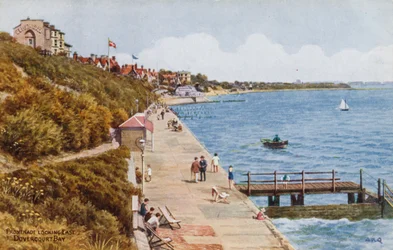 Paseo mirando al este, Dovercourt Bay