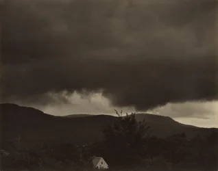 Música: una serie de diez fotografías de nubes, n.º 1