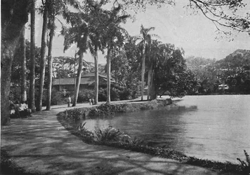 Lago y paseo de Kandy, c1890, 1910