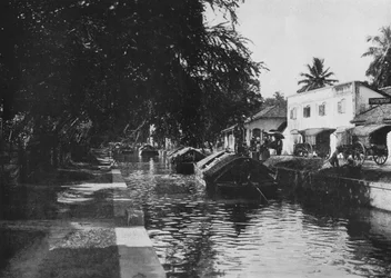 Canal de Negombo, mostrando barcos Padda, c. 1890, 1910