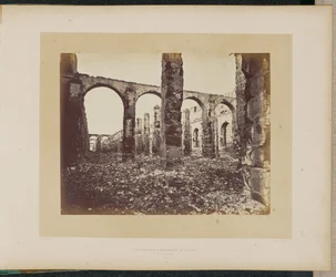Los graneros incendiados. Vista interior.