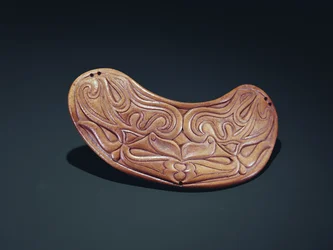 Placa de silla de montar con cabeza de alce, nómada de Altái, siglo V-IV a.C.