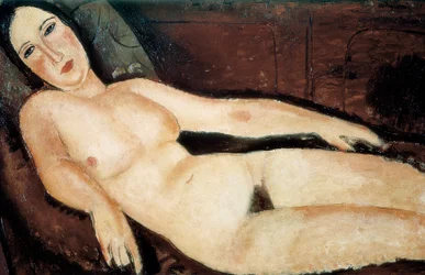 Desnudo en un sofá