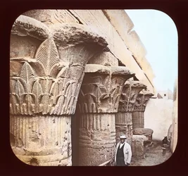 Columnas en el Templo de Esneh