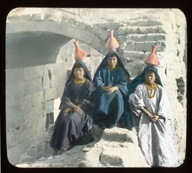 Egipto - Chicas portadoras de agua árabes