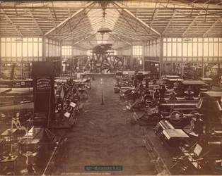 Pabellón de Maquinaria visto desde el extremo norte, Exposición Internacional del Centenario de Filadelfia, 1876