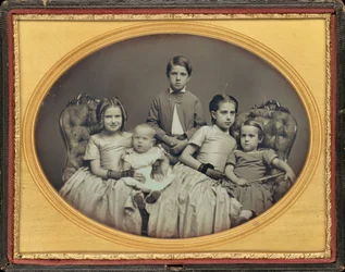 Retrato de cinco niños,c. 1850 (foto)