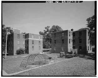 Techwood Homes, Edificio No. 2, 569-573 Techwood Drive, Atlanta, Condado de Fulton, GA