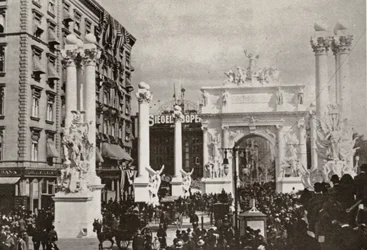 El Arco de Dewey frente al Hotel de la Quinta Avenida en la calle 23, Ciudad de Nueva York, celebrando la victoria sobre España, 1899