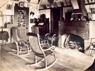 Interior de una cabaña de madera americana, c.1880s