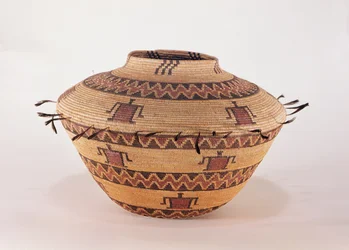Cesta de almacenamiento con plumas Pomo, de California