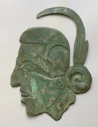 Perfil masculino repujado, Caddoan, Spiro, 1200-1350 (cobre)