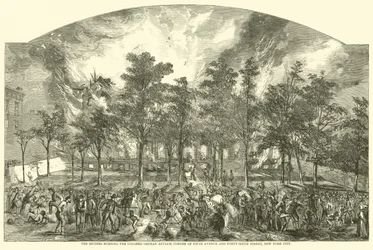 Los alborotadores quemando el Asilo de Huérfanos de Color, esquina de la Quinta Avenida y la Calle Cuarenta y Seis, Nueva York, julio 1863