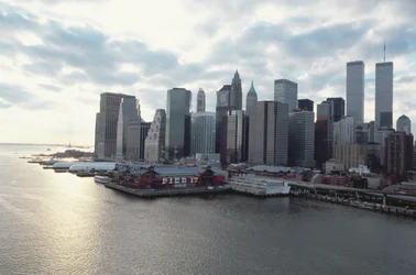 Vista hacia el Distrito Financiero a través del East River