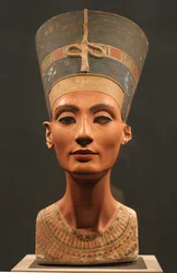 El busto de Nefertiti, hacia 1350 a. C.