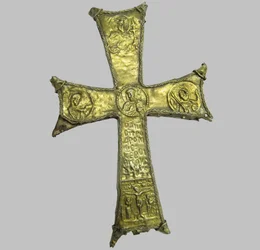 Cruz, siglos XII-XIII
