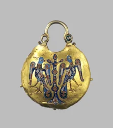 Colgante de oro Kolt, siglos XII-XIII