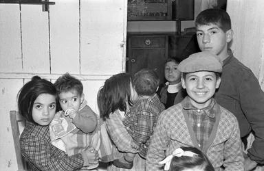 CROTONE - NIÑOS