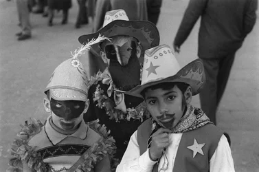 CROTONE, NIÑOS EN MÁSCARA 1957, Crotone