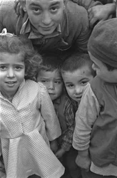 Niños en Venosa, Basilicata, Italia