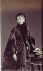 Retrato de Sarah Bernhardt (1844-1923) en traje de ciudad
