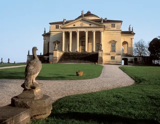 Arquitectura renacentista: vista de la Villa Capra, llamada La Rotonda, creada por el arquitecto Andrea di Pietro della Gondola, llamado Andrea Palladio (1508-1580), 1566, Vicenza, Italia