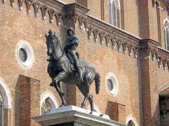 Estatua ecuestre del Condottiero Colleoni por Andrea del Verrocchio