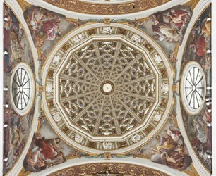 Cúpula con frescos