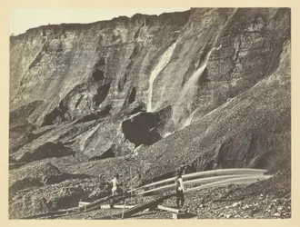 Minería hidráulica de oro, cerca de Dutch Flats, California, C. P. R. R.