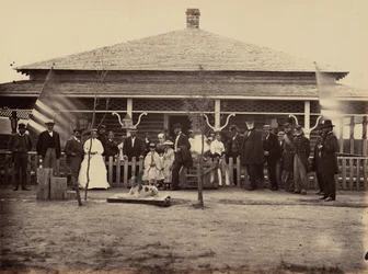 Lámina 11. El General Grant y su grupo en Fort Sanders, 1869 (foto)