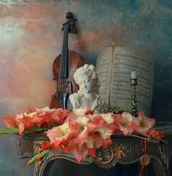 Busto de violín y gladiolo