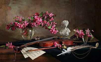 Naturaleza muerta con violín y flores