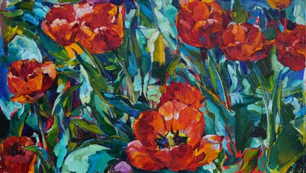 Tulipanes de un rojo intenso