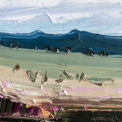 Campos verdes con relieve