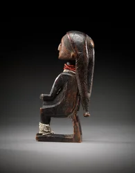 Pipa (madera con cuentas de vidrio)