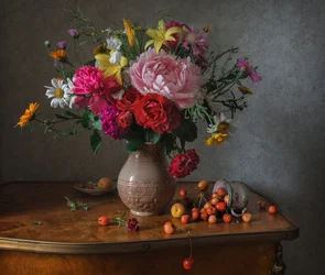 Naturaleza muerta veraniega llena de colorido