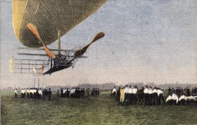De Compiegne a Londres en dirigible: el aterrizaje de Bayard-Clement en Wormwood Scrubbs. Grabado. Uno de los periódicos "Le petit parisien" del 30/10/1910. Colección privada.